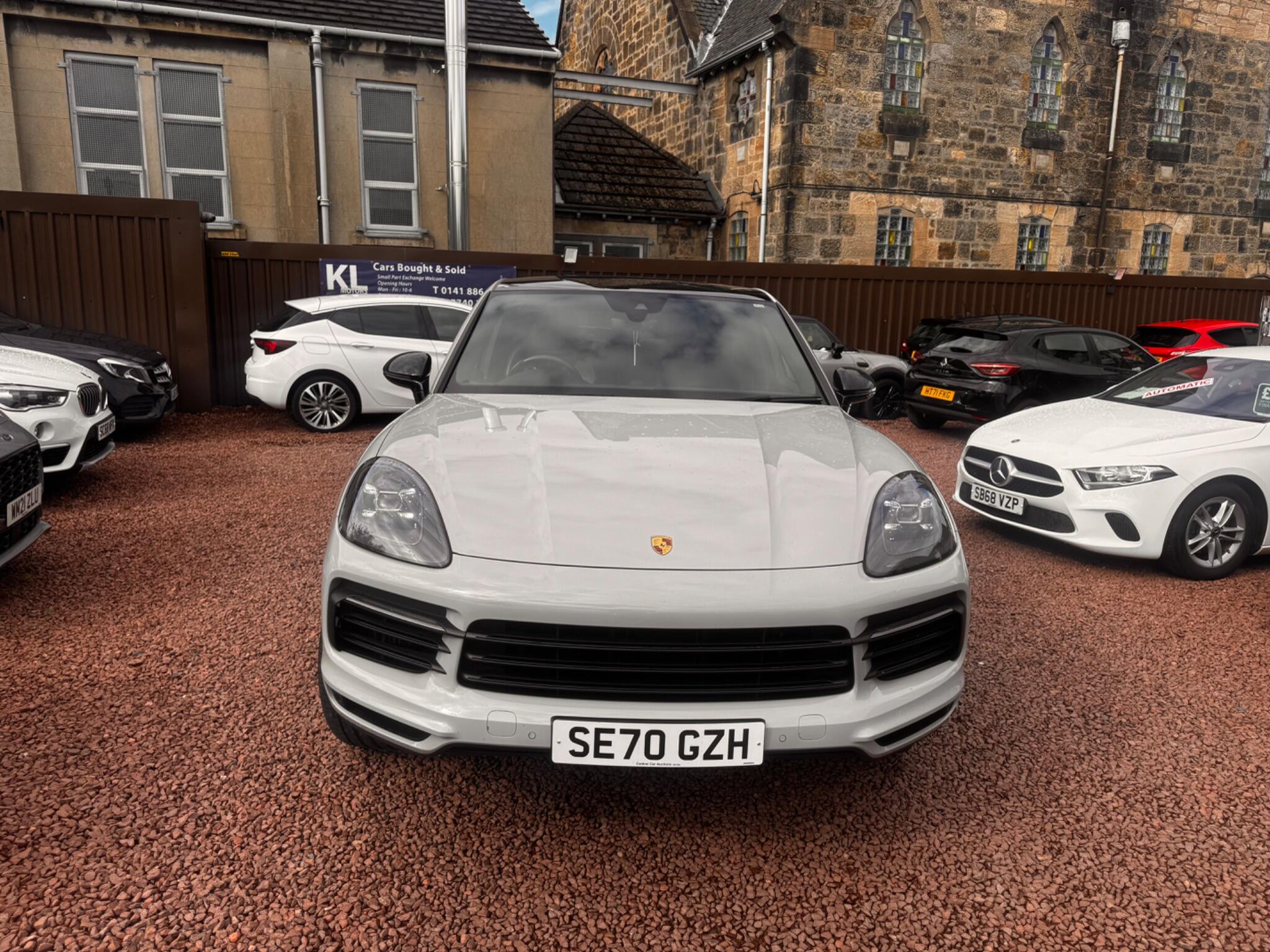 Porsche Cayenne view 3