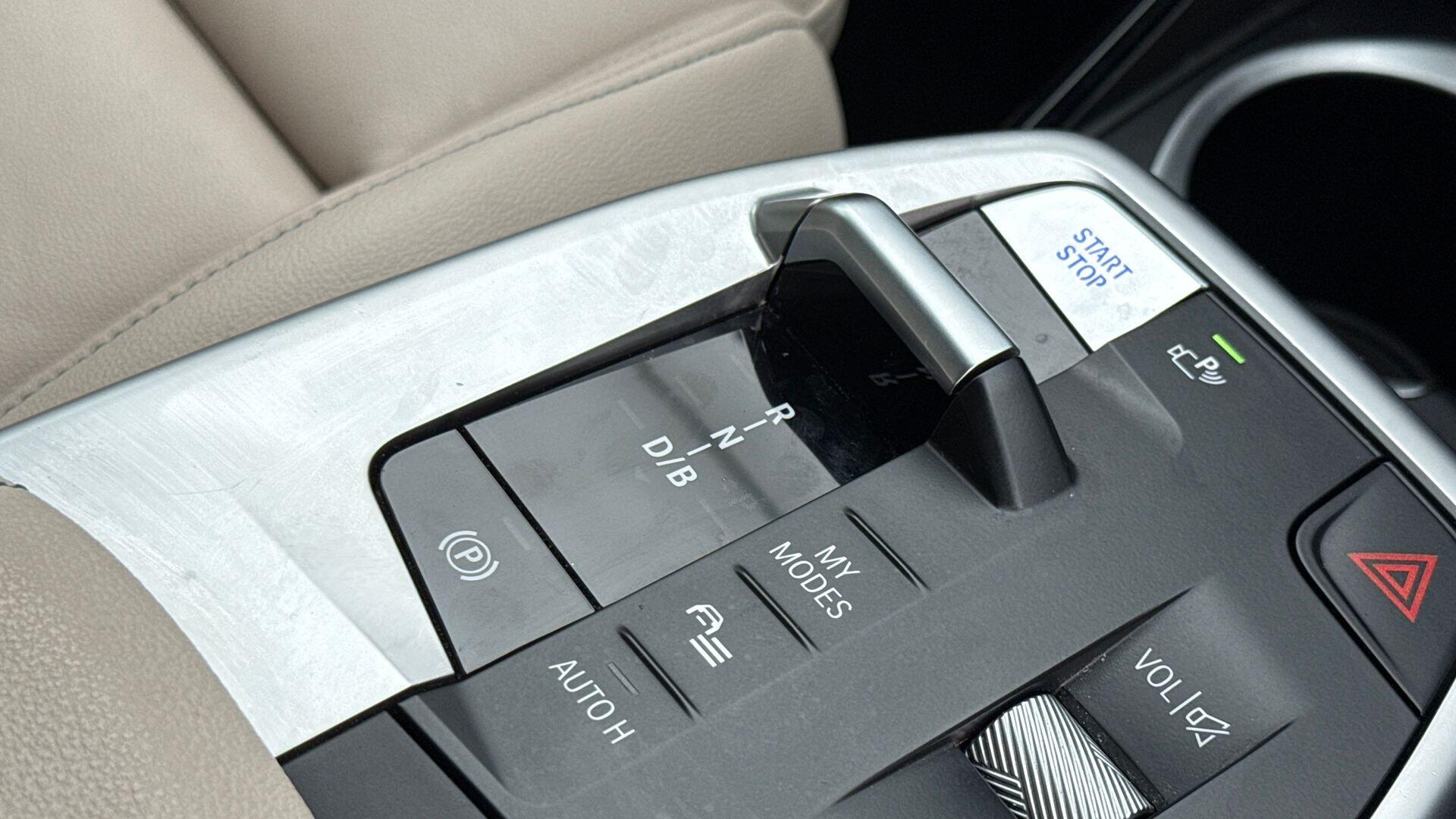 BMW Ix1 view 20