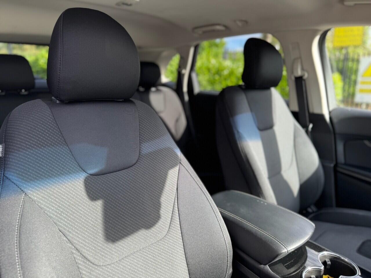 Ford Edge view 23