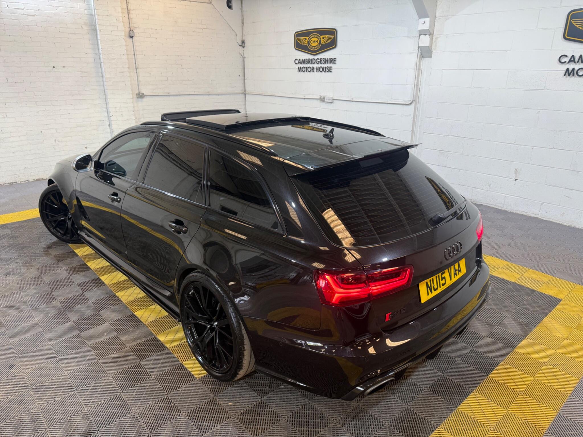 Audi RS6 view 4
