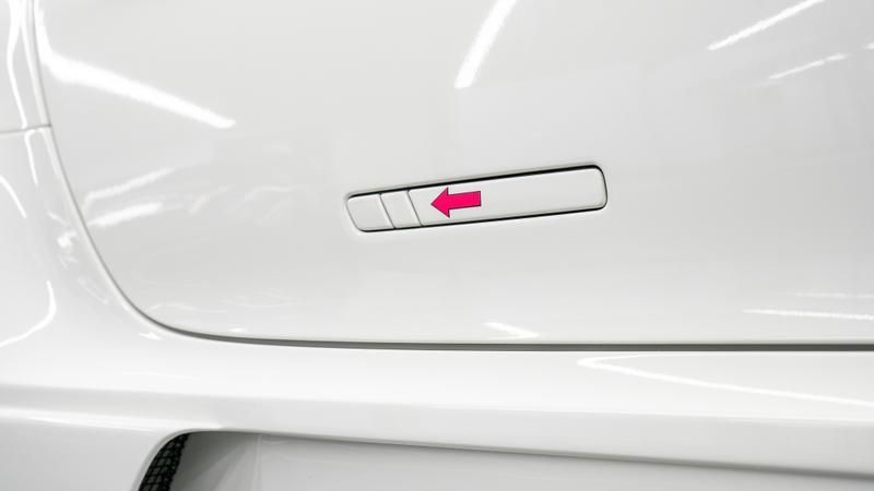 Mercedes-Benz SLS view 16
