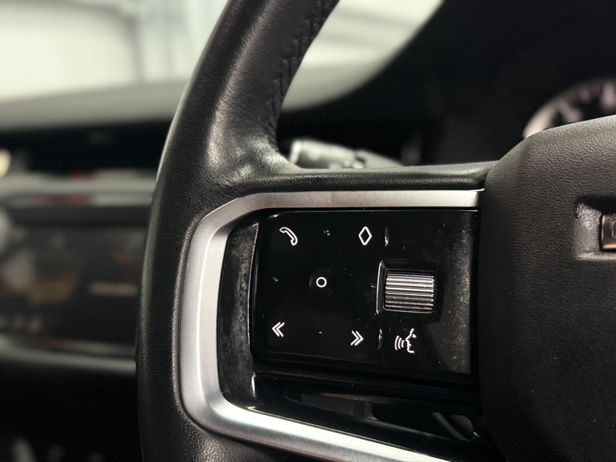 Land Rover Range Rover Evoque view 25