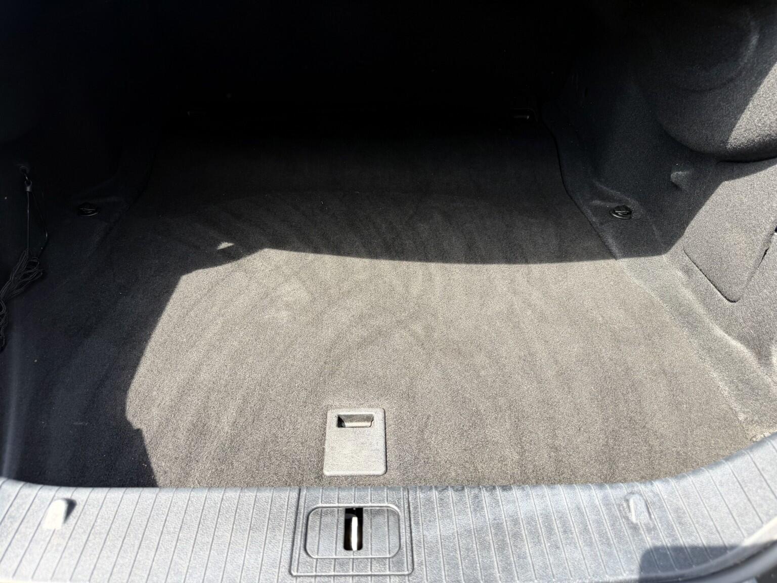 Mercedes-Benz CLS view 29