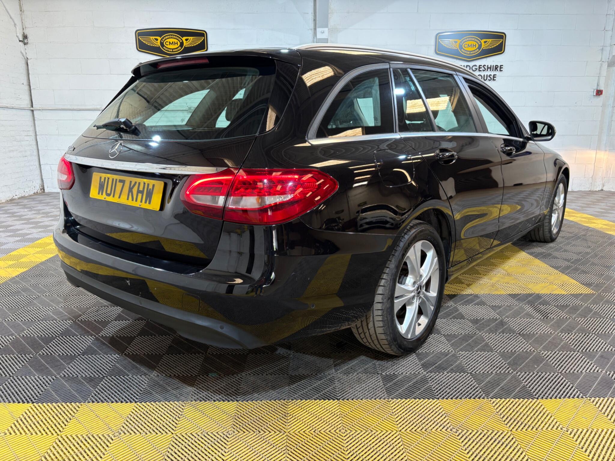 Mercedes-Benz C Class view 4
