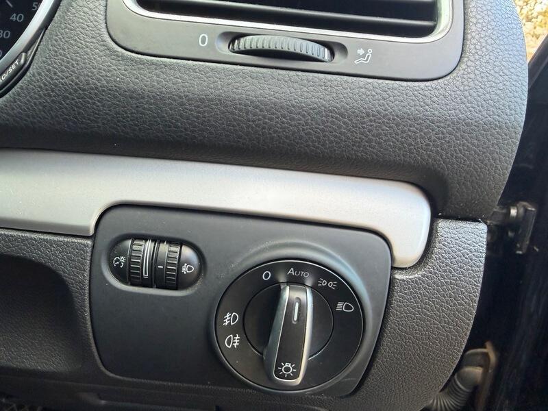 2009 Volkswagen Golf image 36