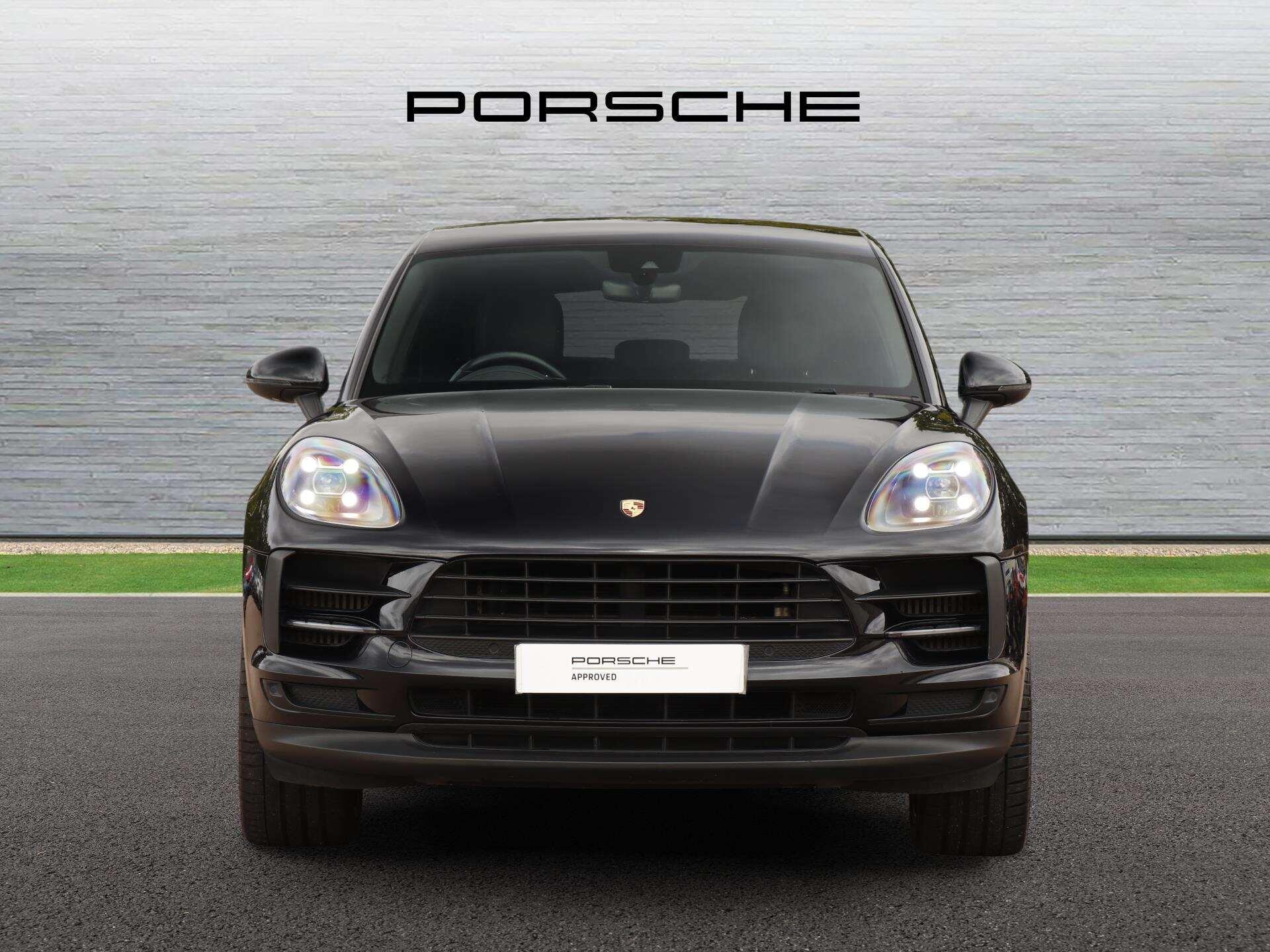 Porsche Macan view 8