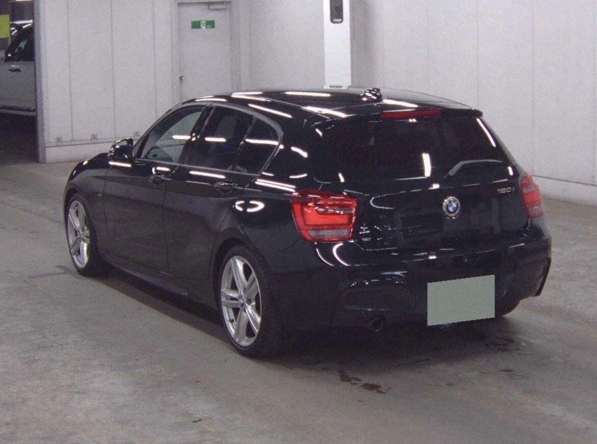 BMW 1 Series view 3