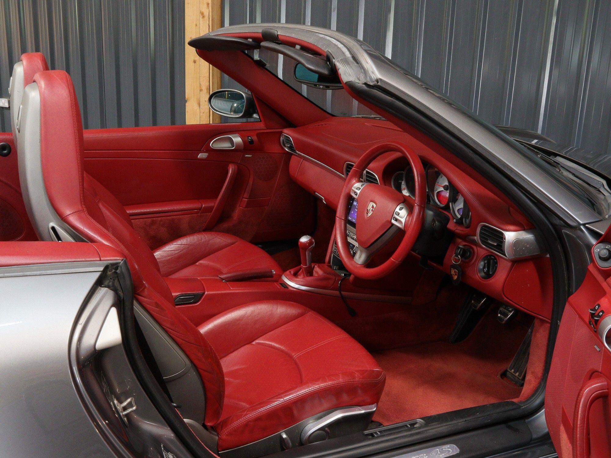 Porsche 911 view 12