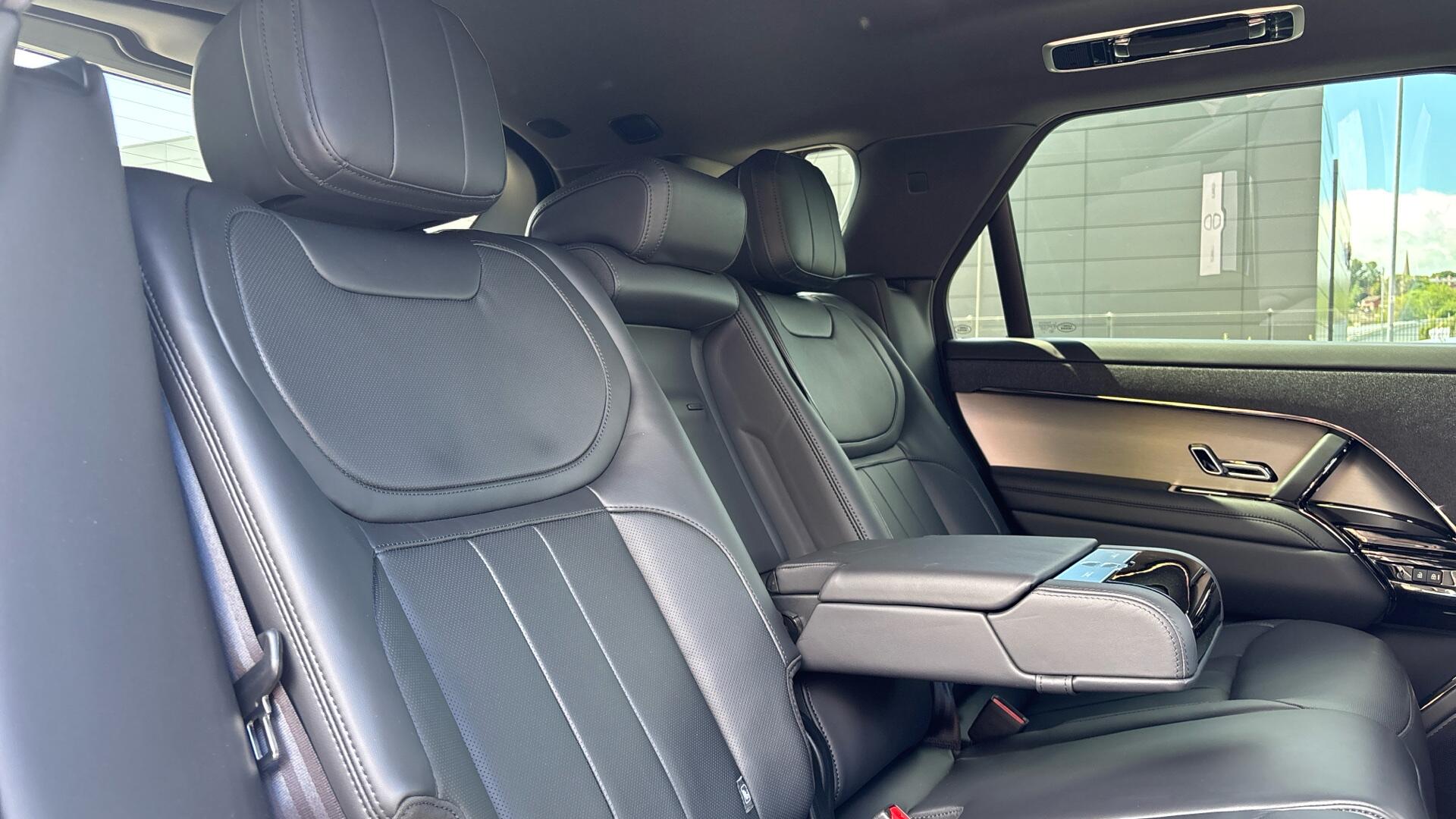 Land Rover Range Rover Sport view 32