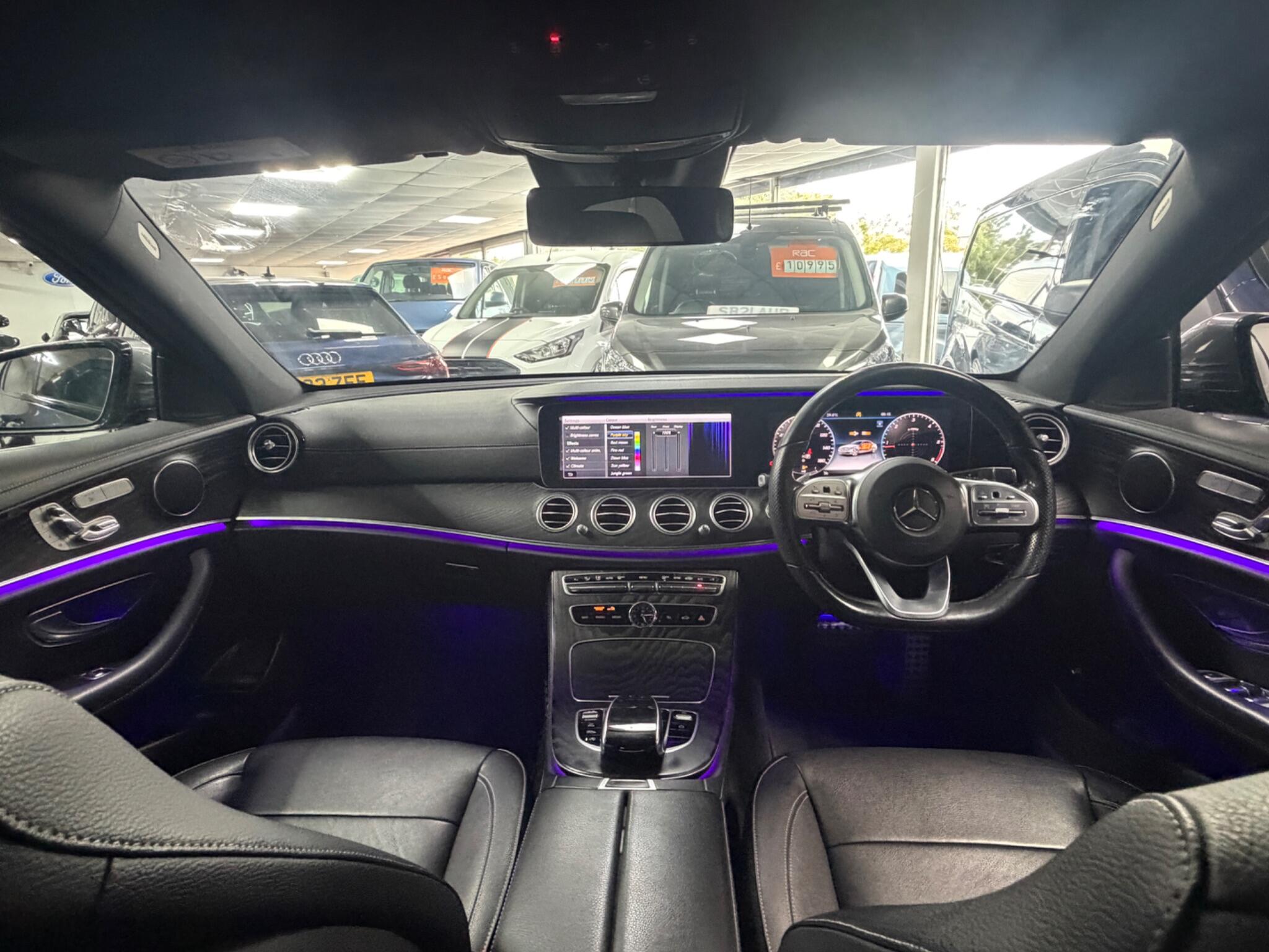 Mercedes-Benz E Class view 32