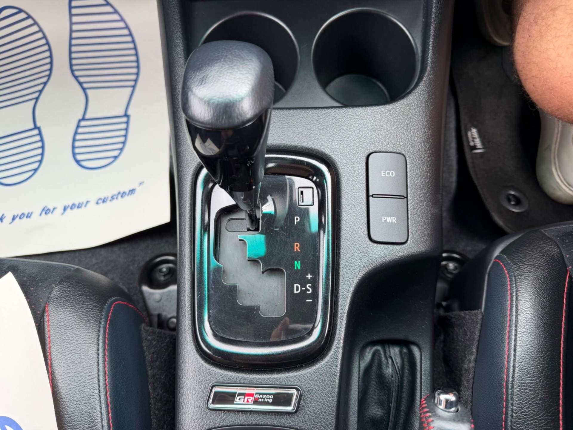 Toyota Hilux view 11