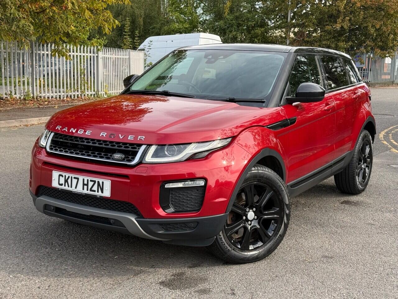Land Rover Range Rover Evoque view 3