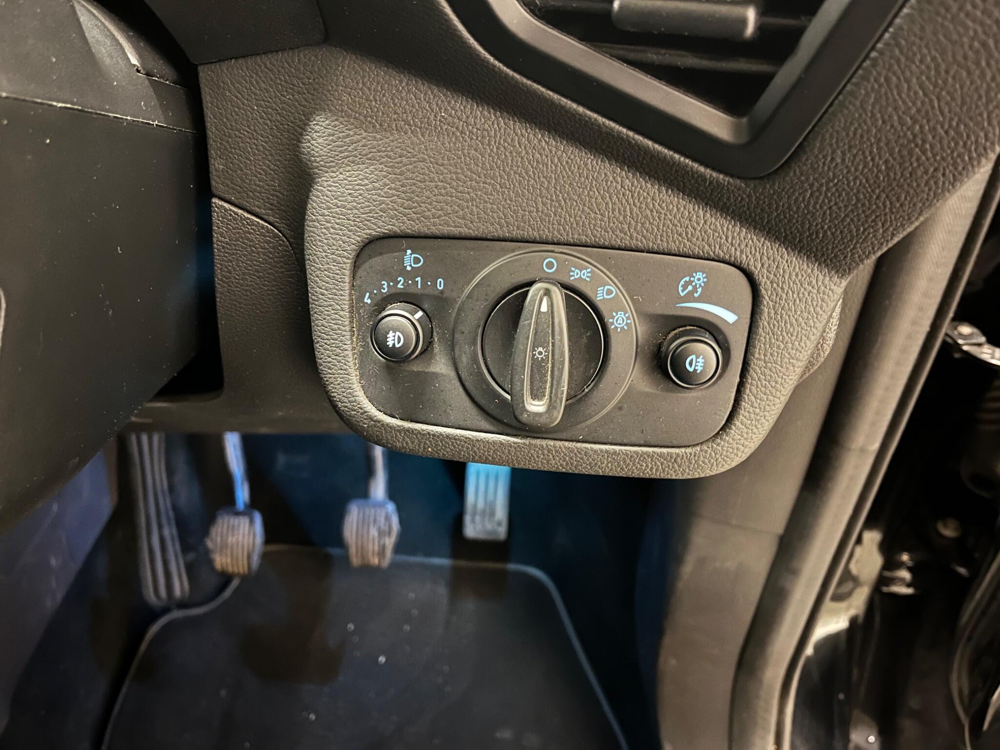 2018 Ford Kuga image 29