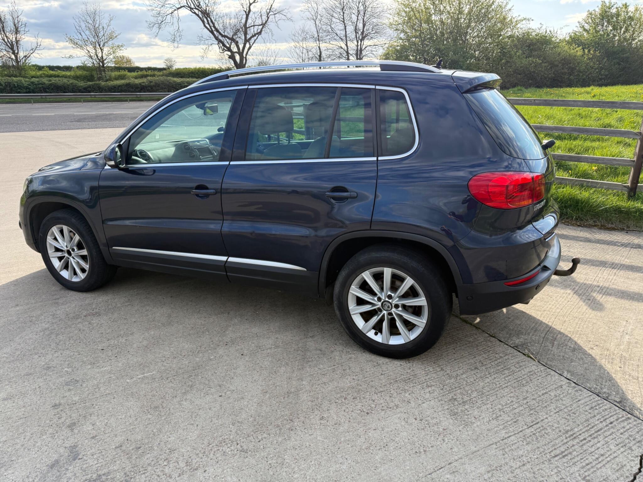 Volkswagen Tiguan 2.0 TDI BlueMotion Tech SE 4WD Euro 5 (s/s) 5dr — photo 17 of 100