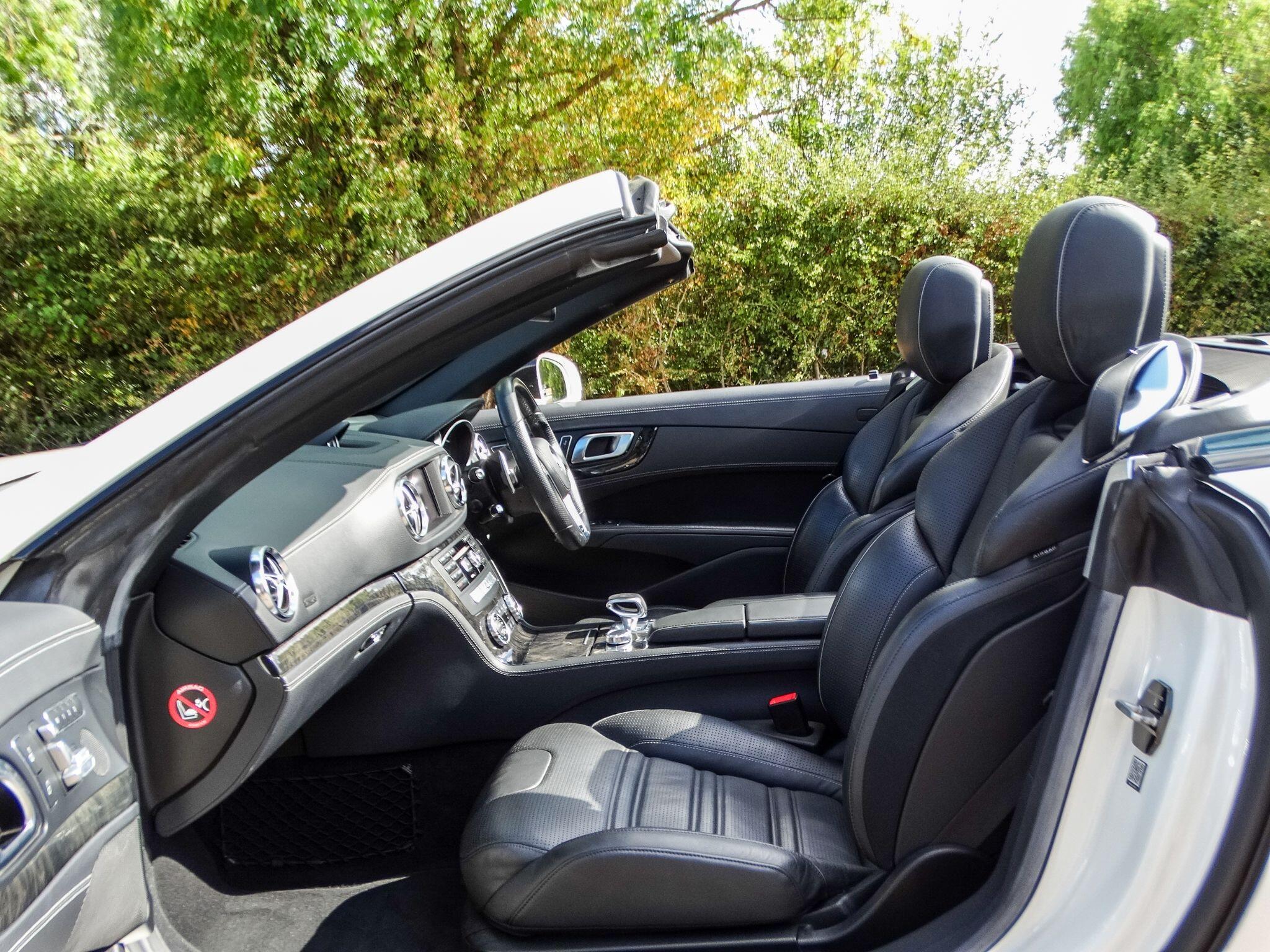 Mercedes-Benz SL view 3