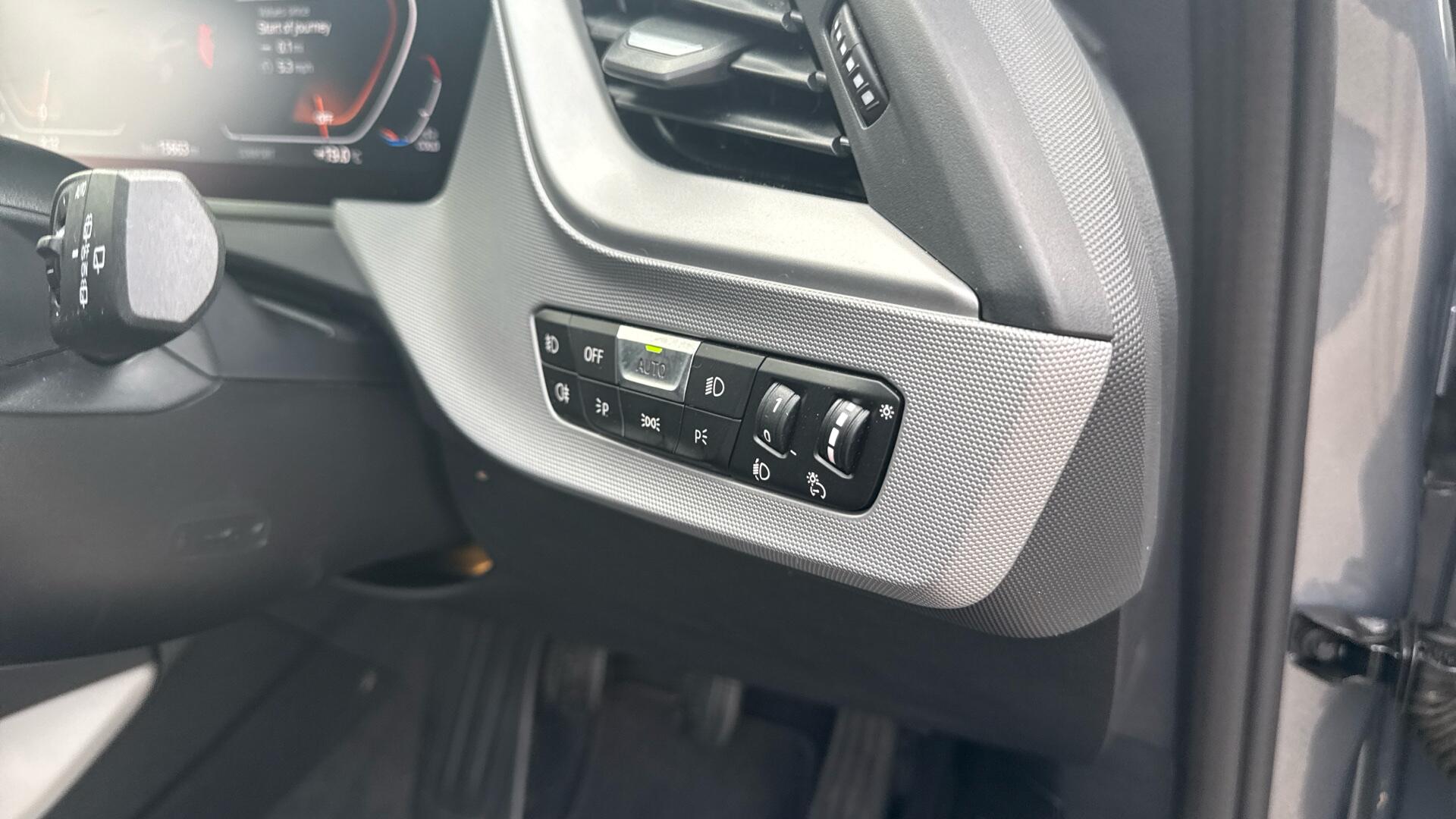 BMW 1 Series view 35