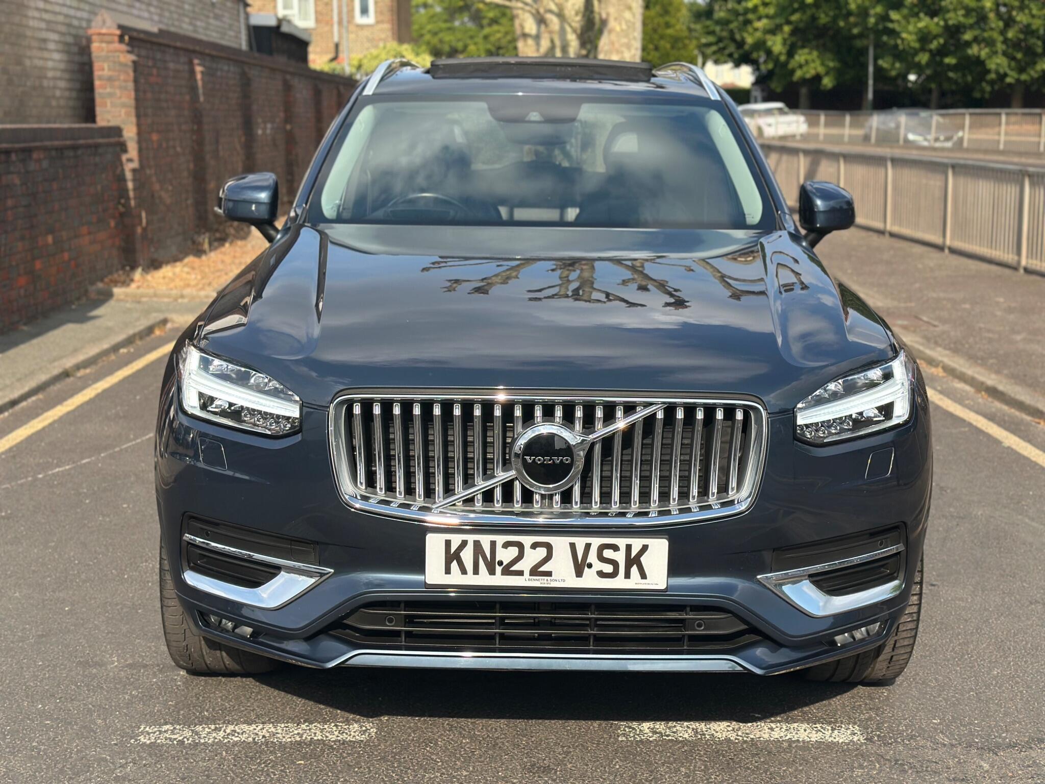 Volvo XC90 view 2