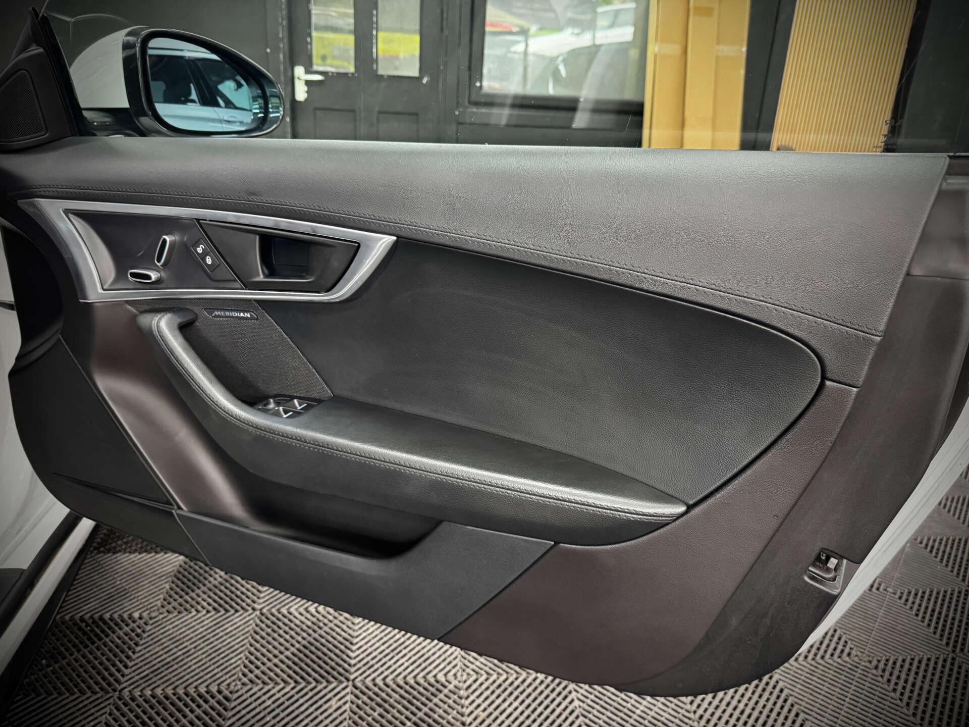 Jaguar F-Type view 34