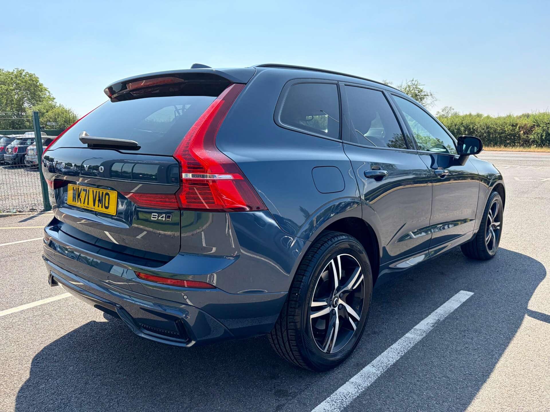 Volvo XC60 view 8