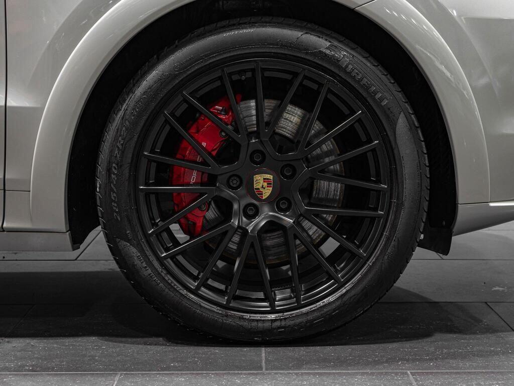 Porsche Cayenne view 7