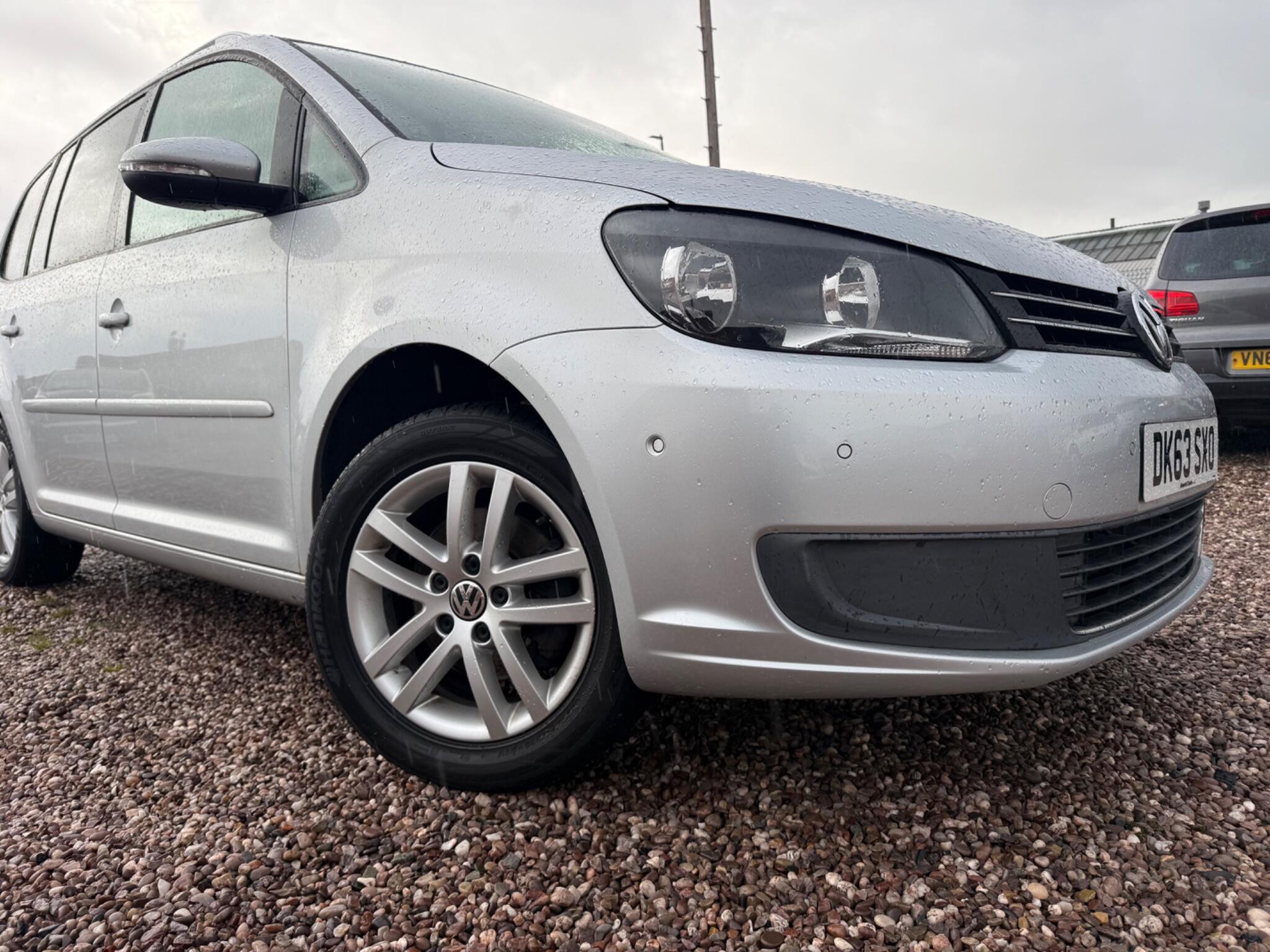 Volkswagen Touran view 6