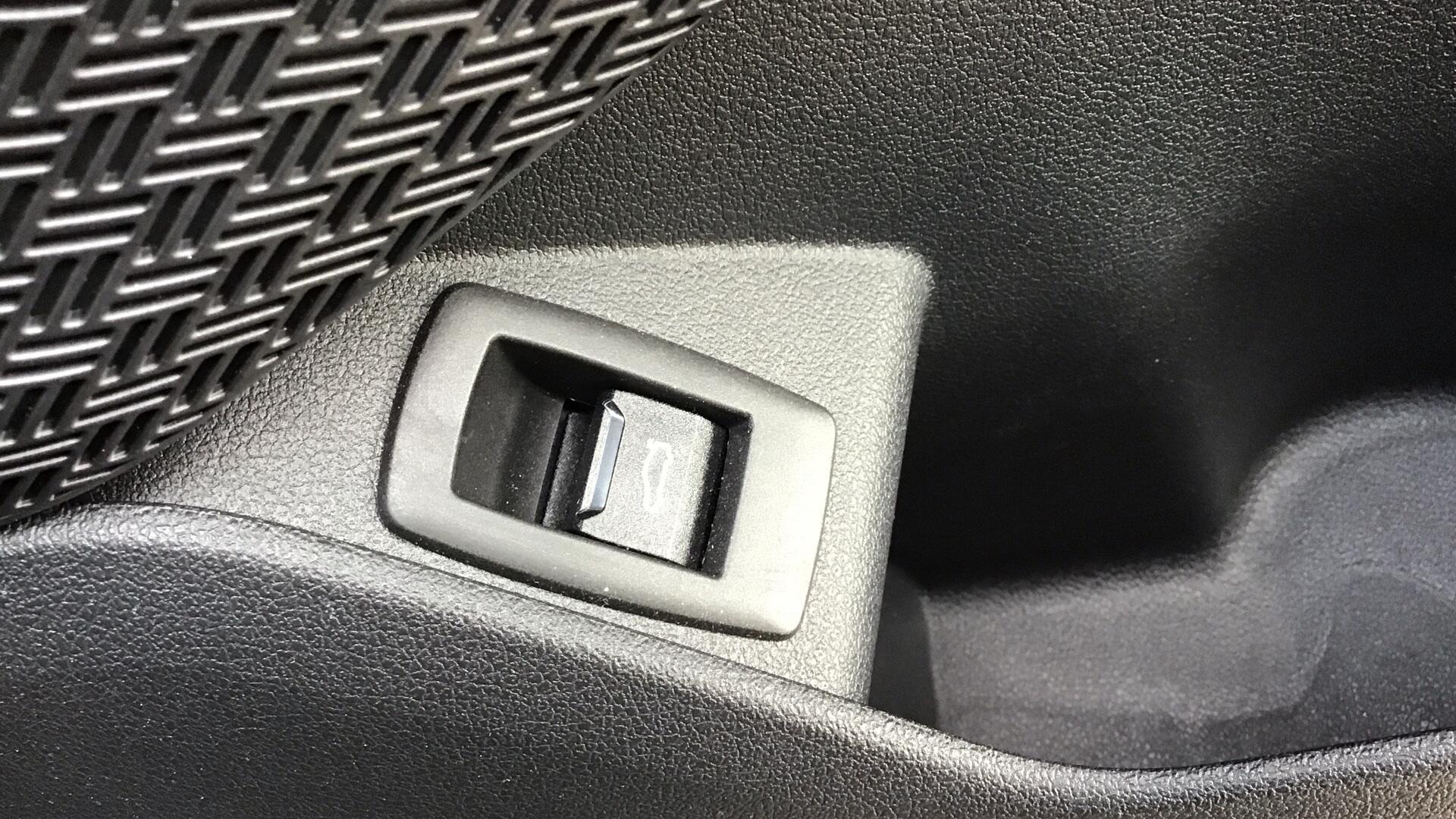 BMW X1 view 28