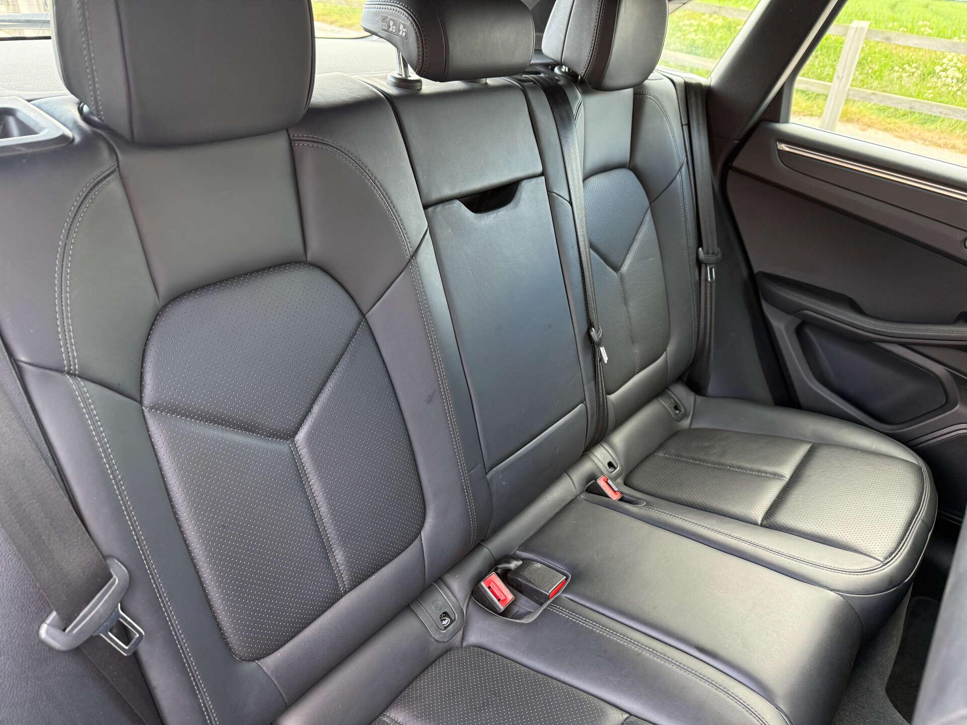 Porsche Macan view 15