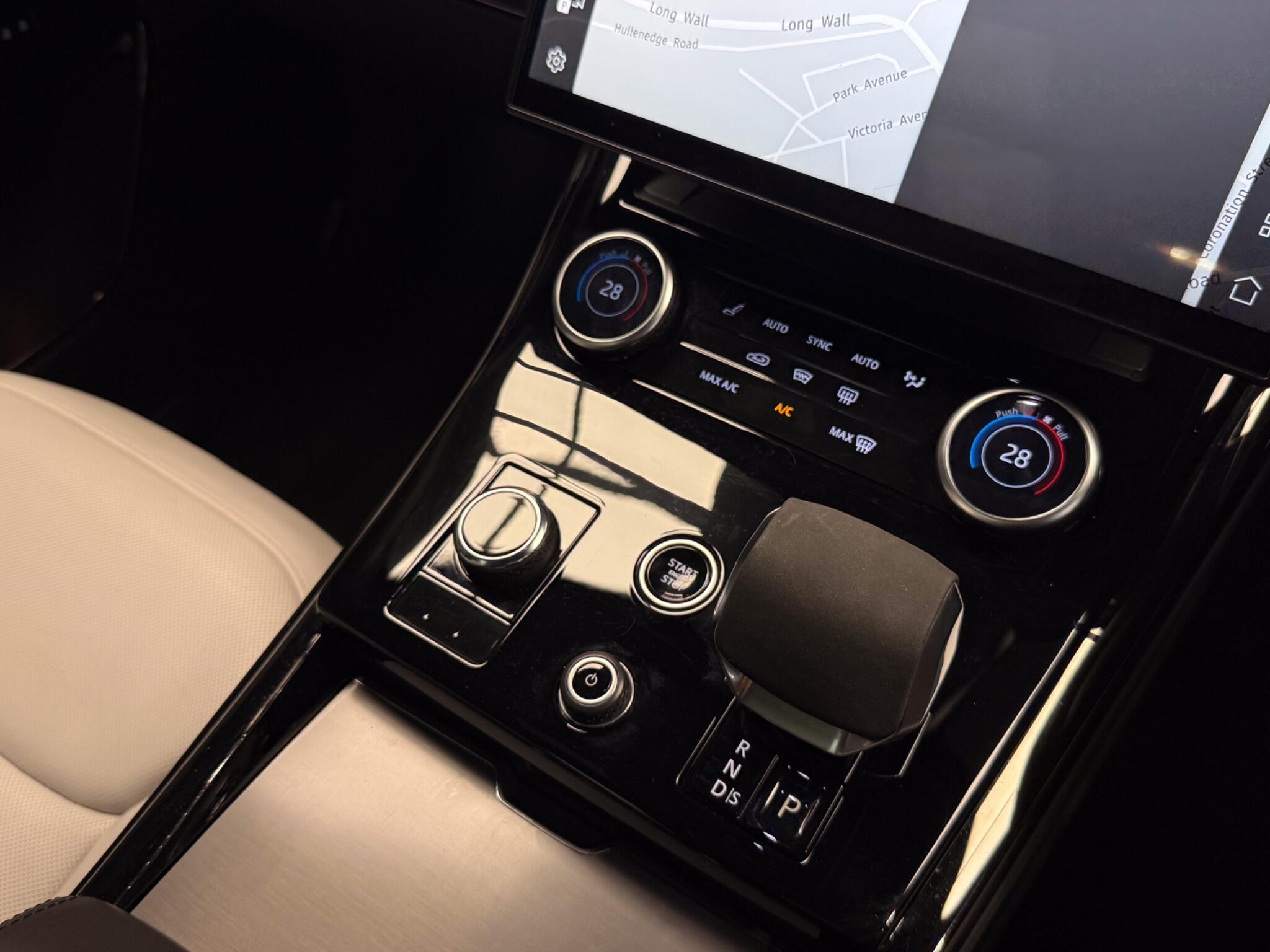 Land Rover Range Rover Sport view 44