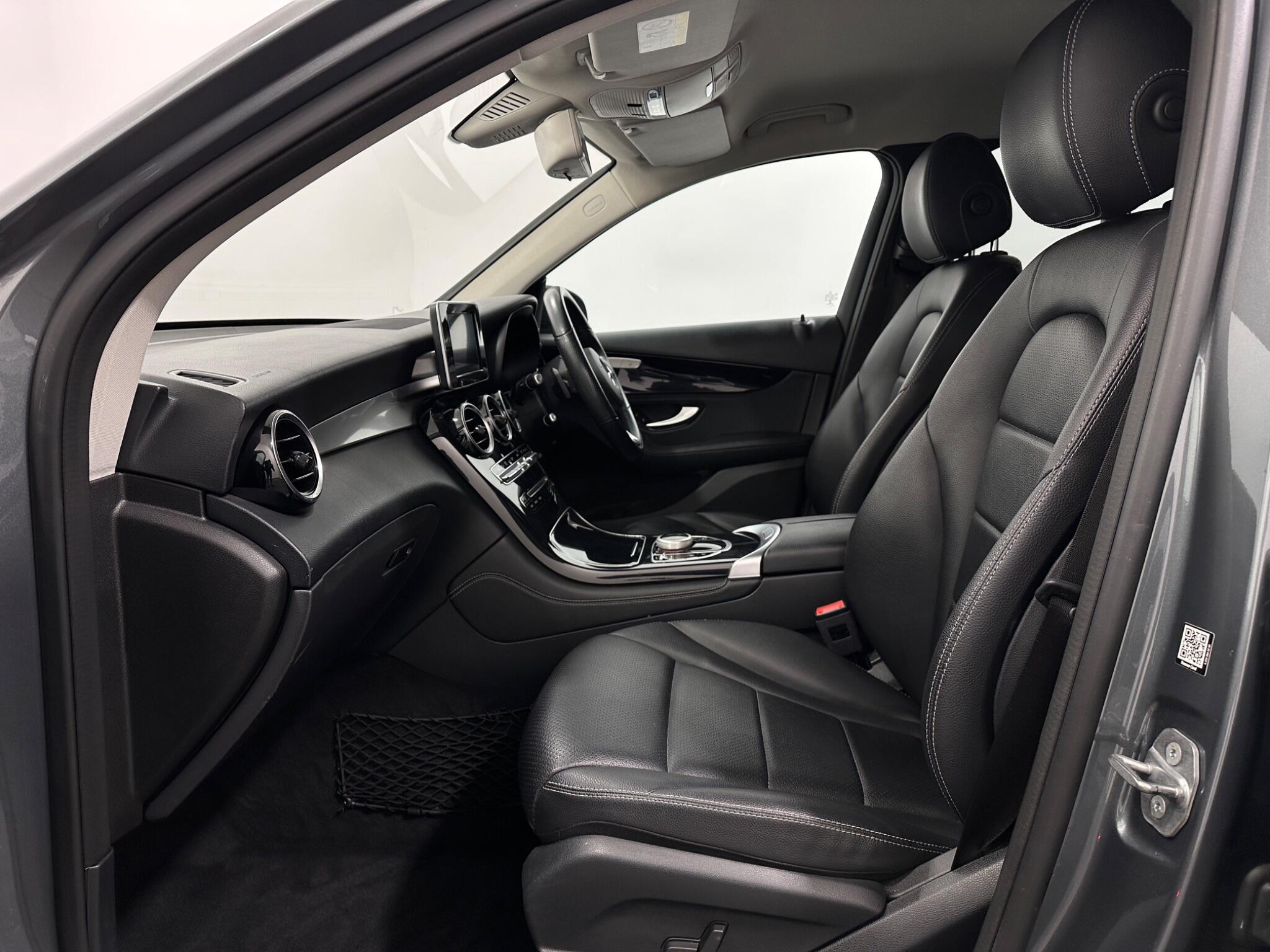 Mercedes-Benz GLC view 35
