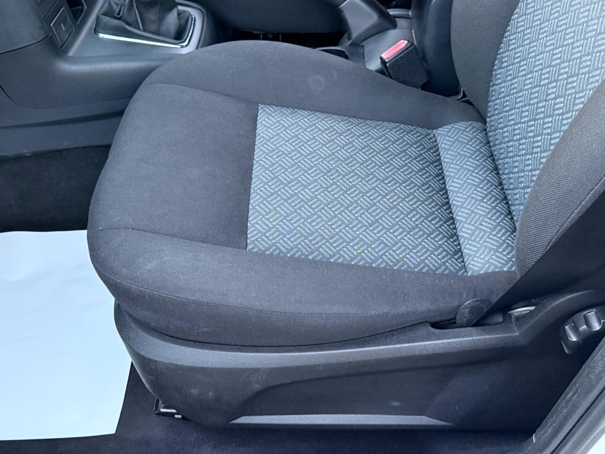Ford Mondeo - Image 27