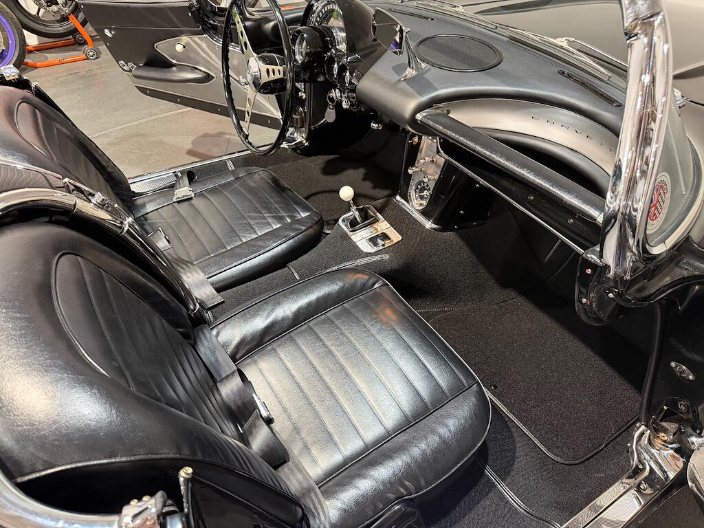 Chevrolet Corvette view 53