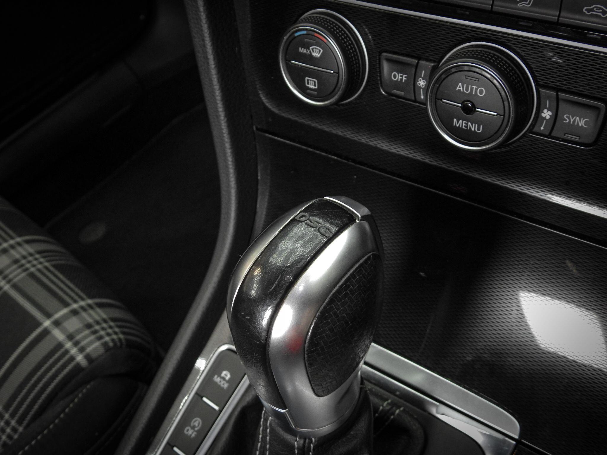 Volkswagen Golf view 33