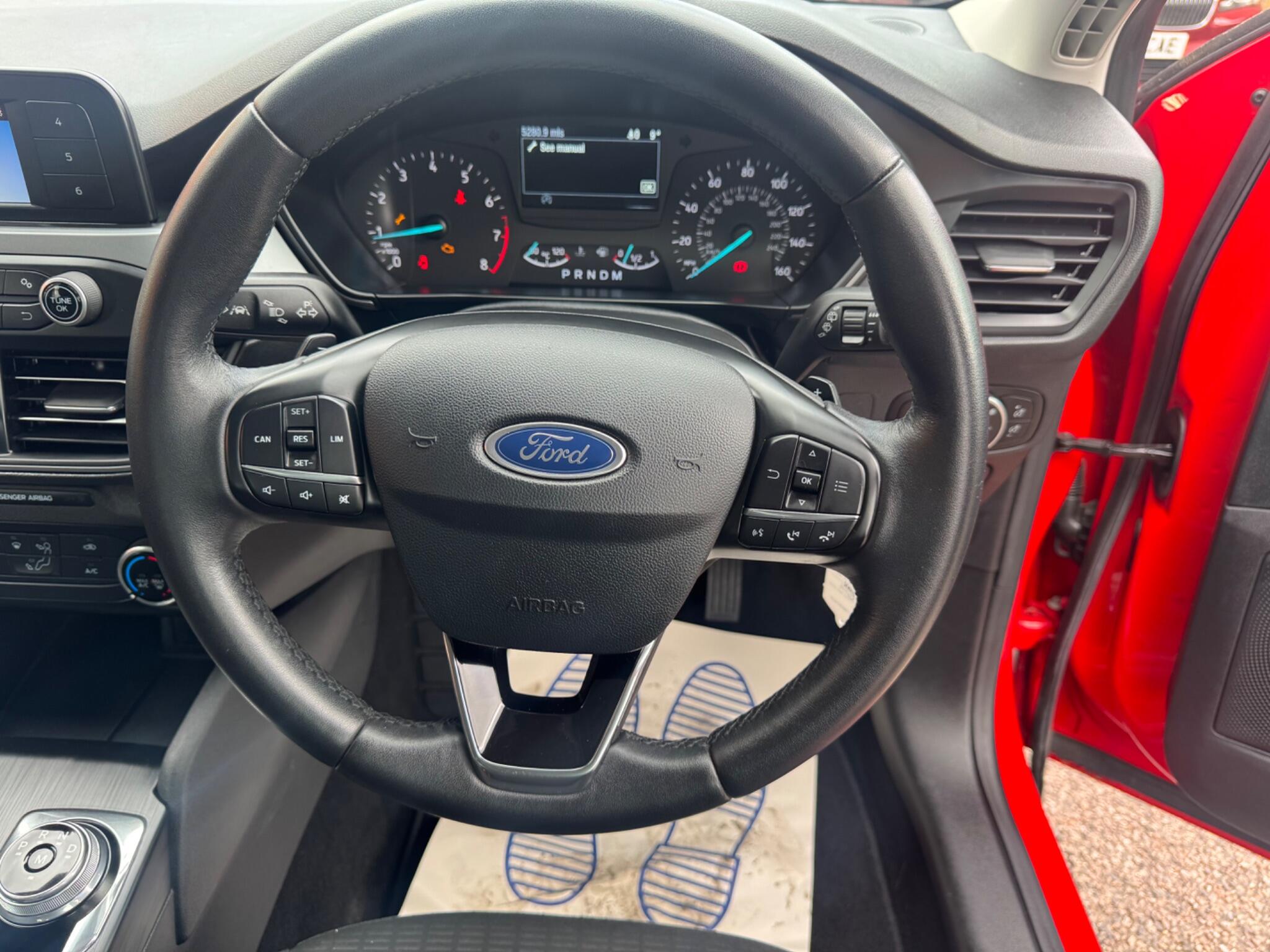 Ford Focus view 12
