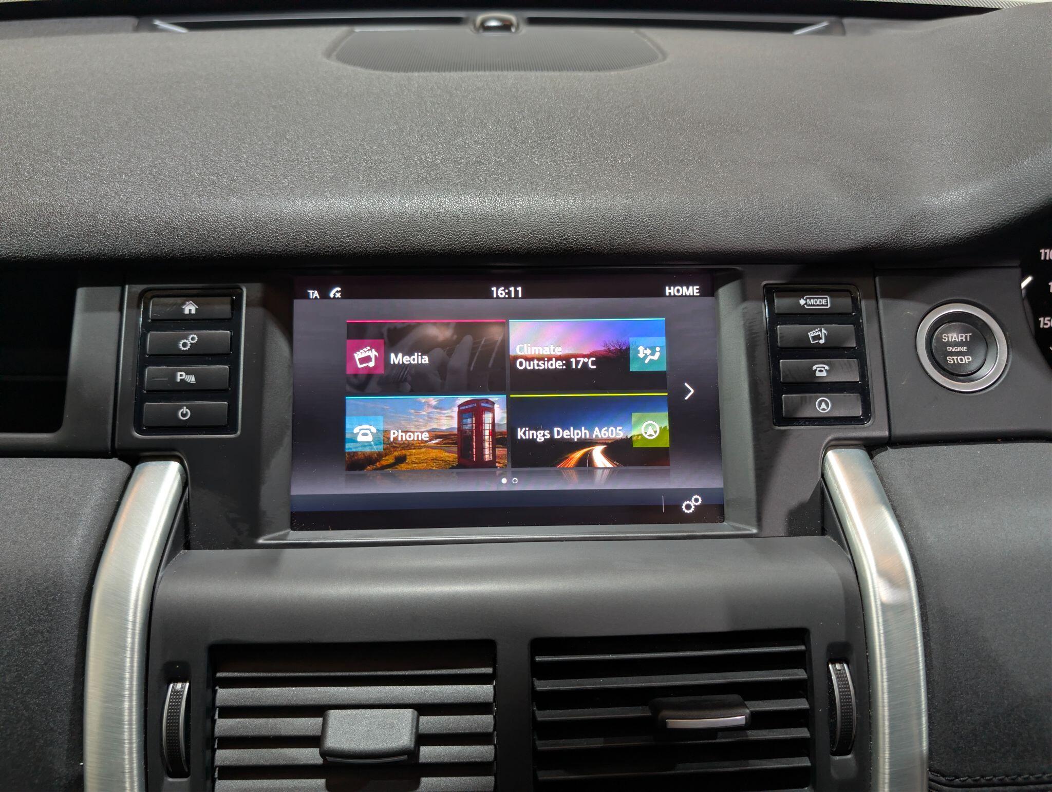 Land Rover Discovery Sport view 15