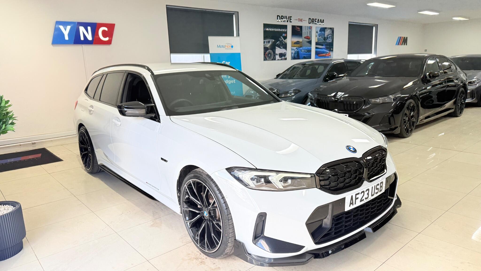 BMW 3 Series view 44