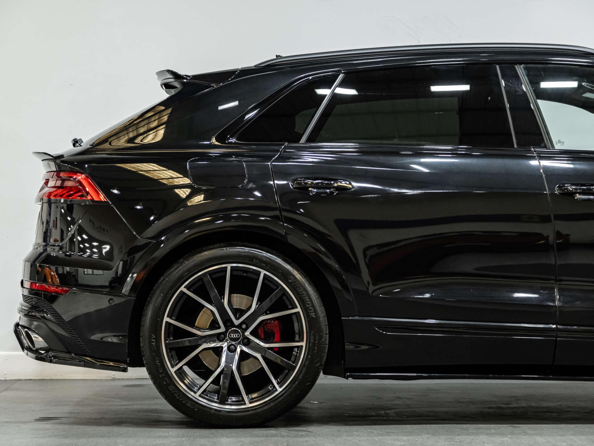 Audi SQ8 view 22