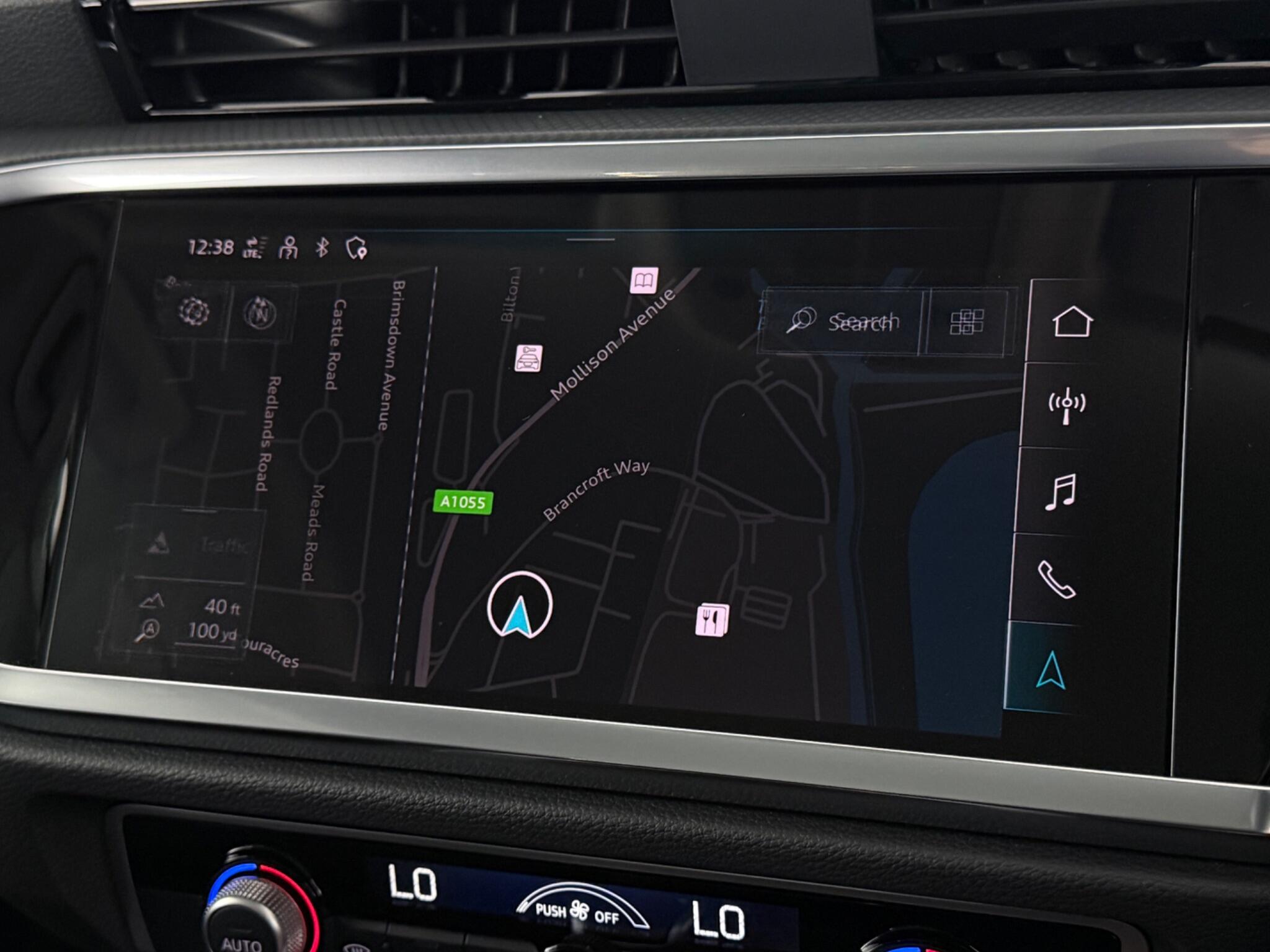 Audi Q3 view 24