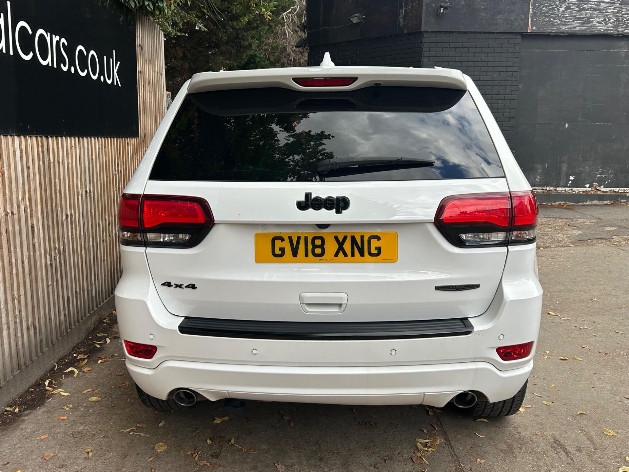 Jeep Grand Cherokee view 17