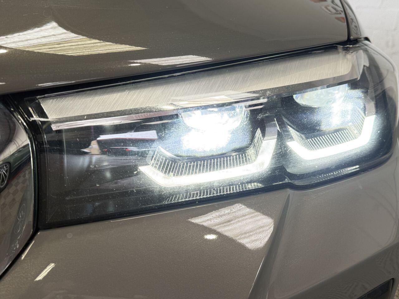 BMW 5 Series view 26