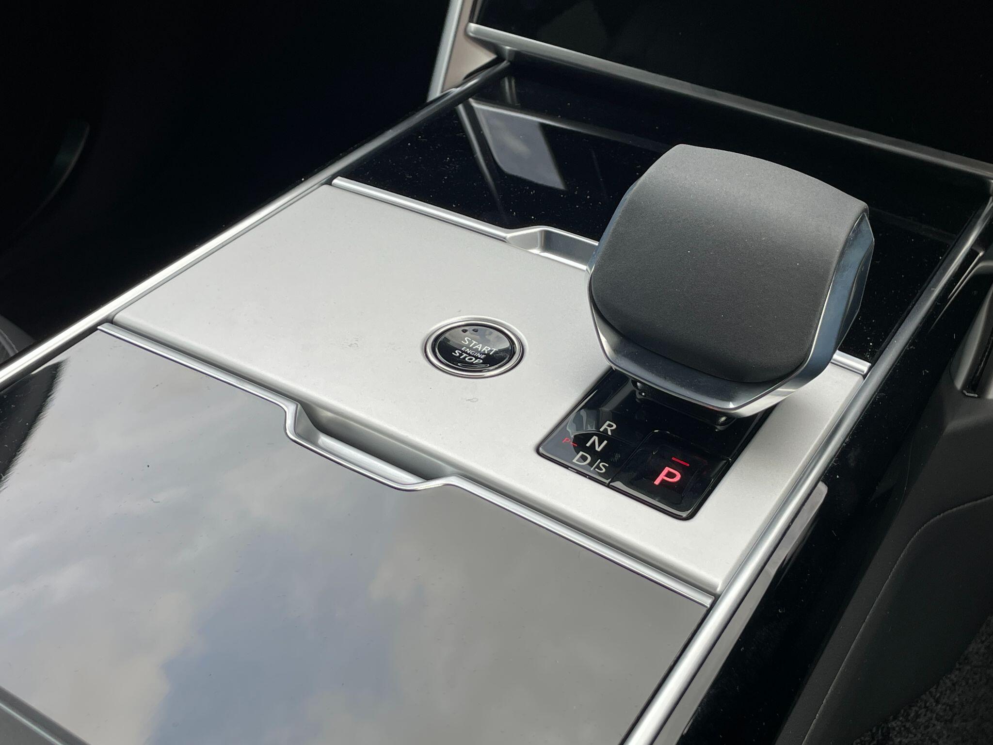 Land Rover Range Rover view 10
