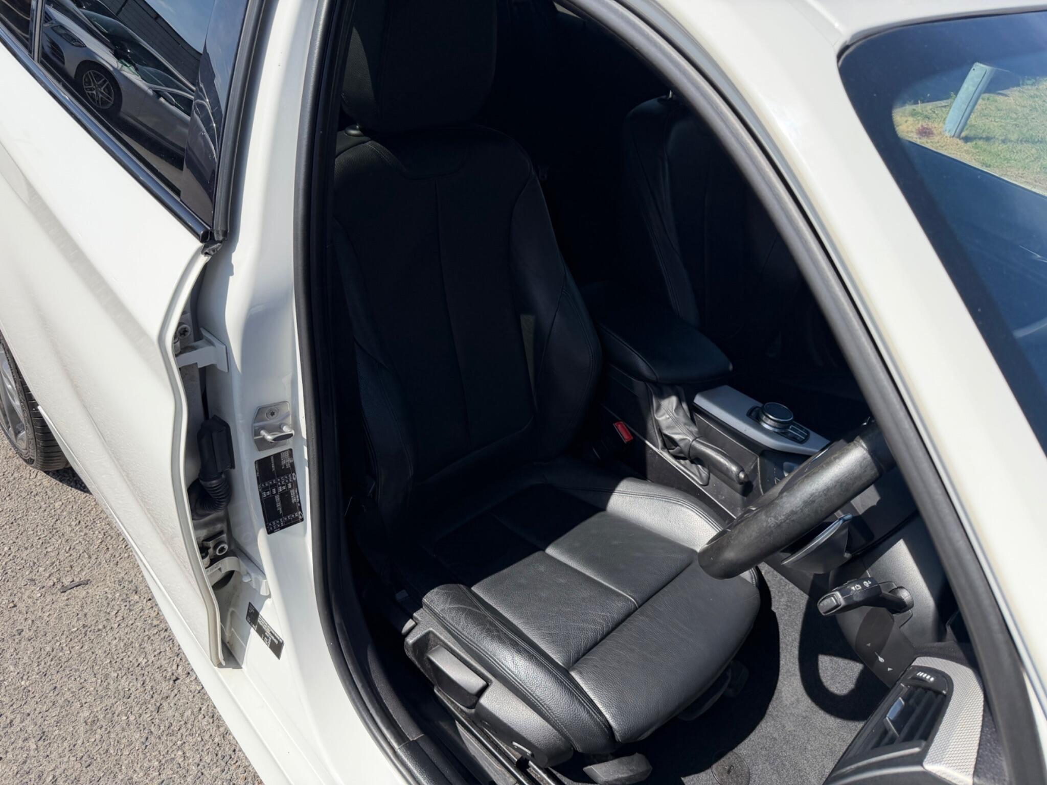 BMW 1 Series view 16