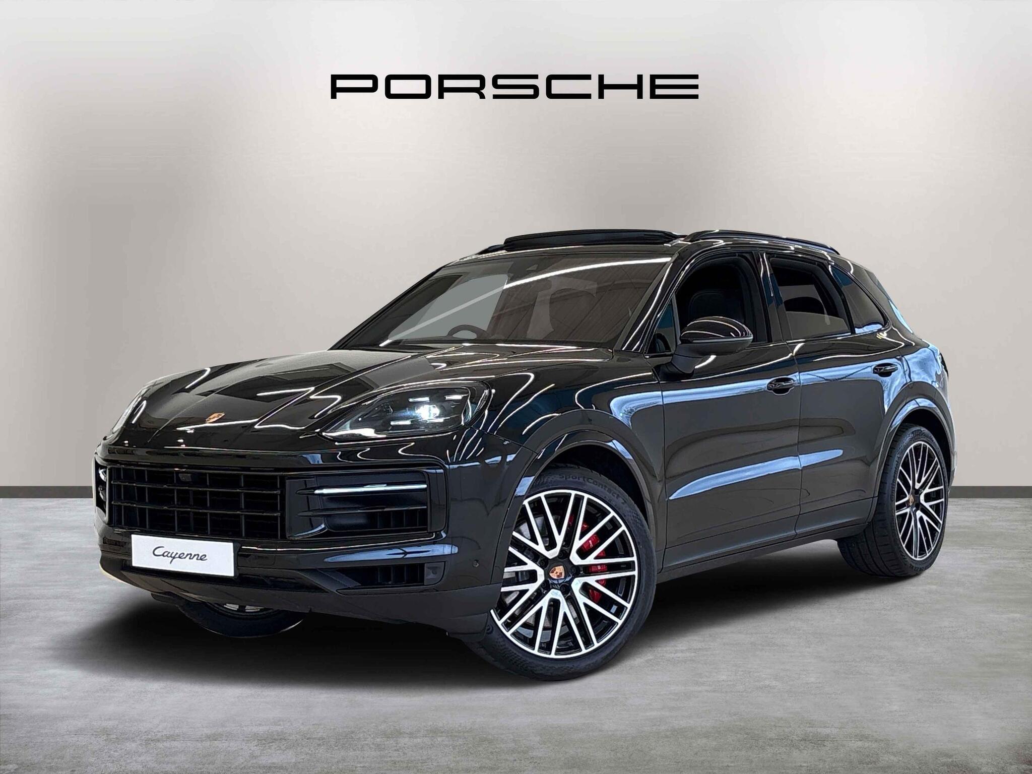 Porsche Cayenne view 3