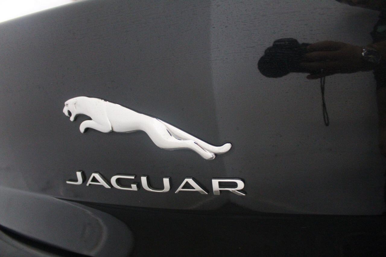 Jaguar XJ view 20