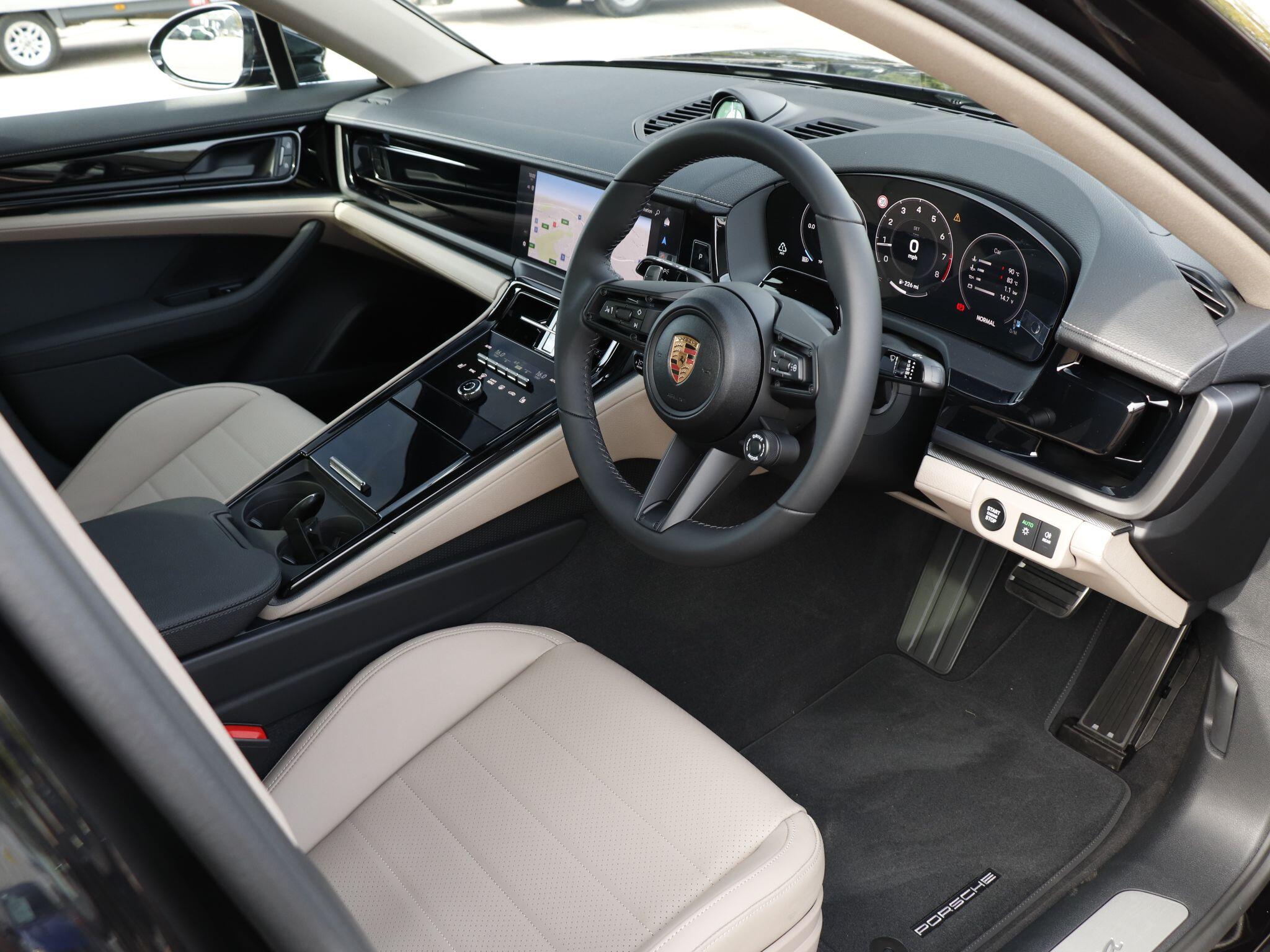Porsche Panamera view 10