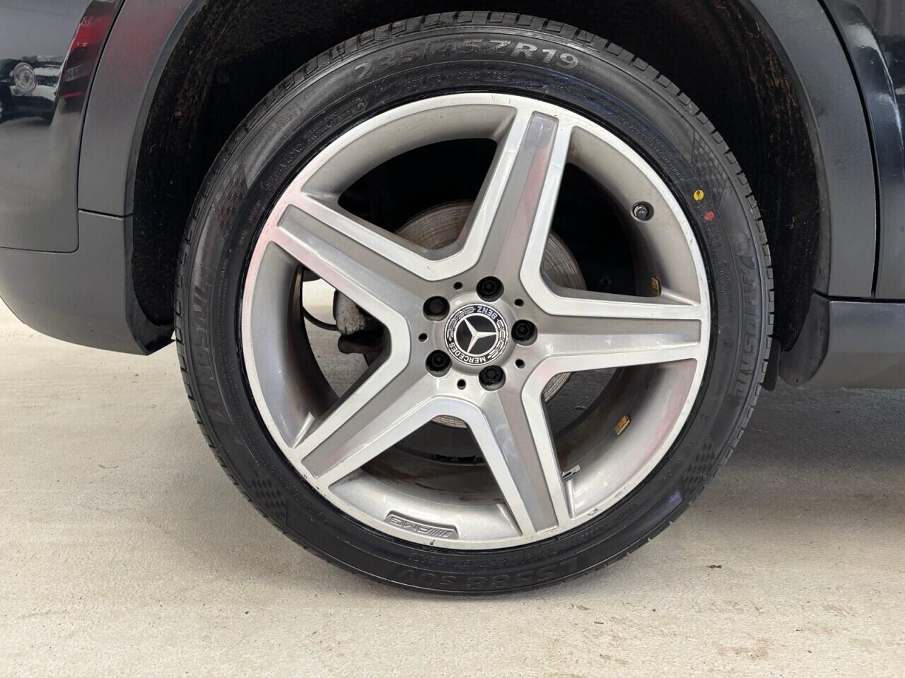 Mercedes-Benz GLA view 11