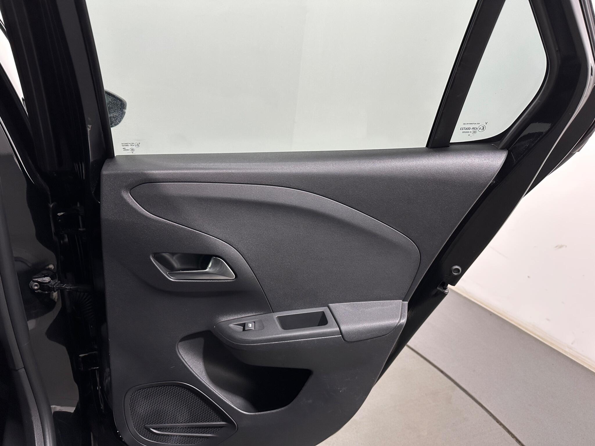 Vauxhall Corsa view 43
