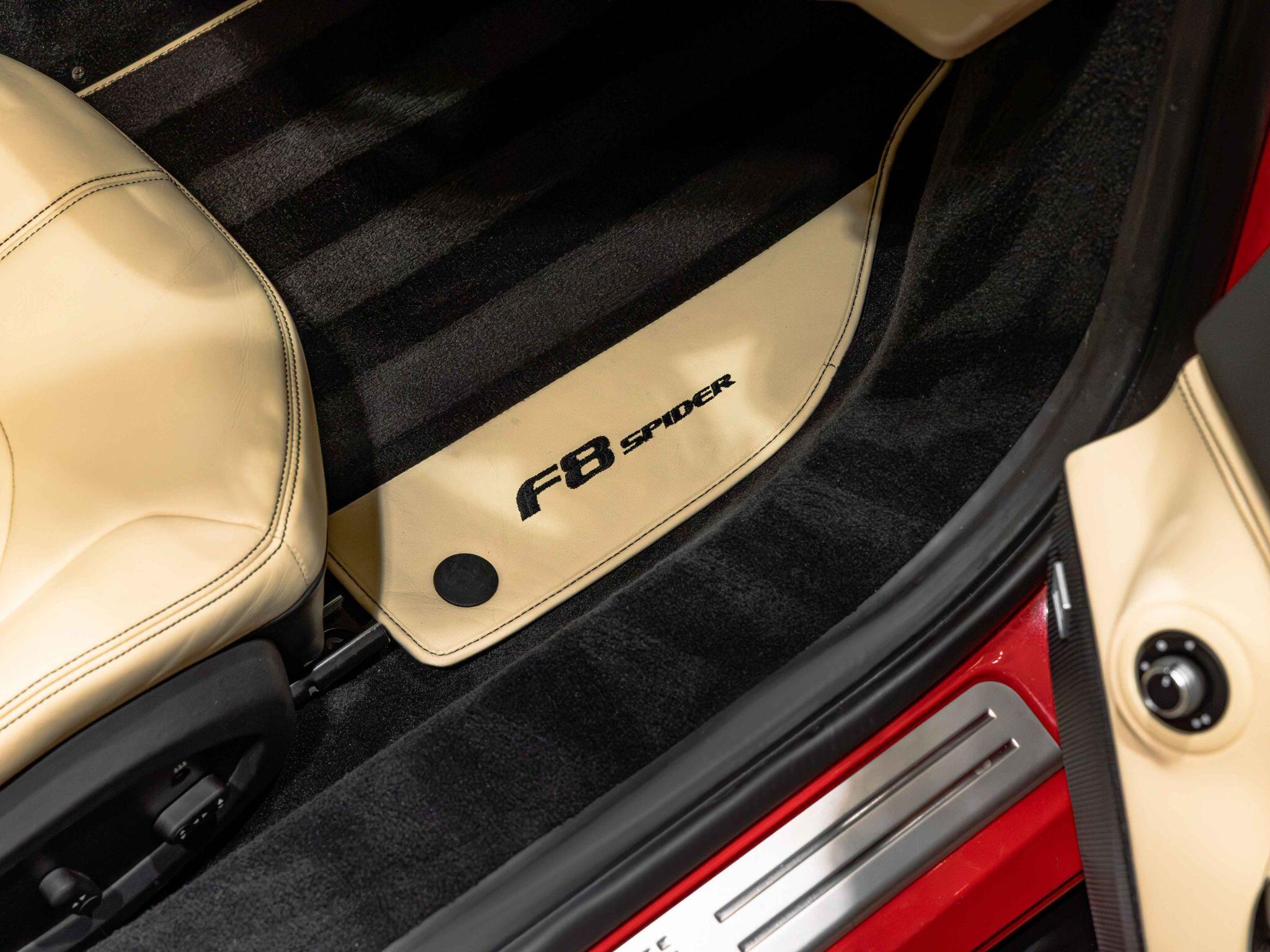 Ferrari F8 Spider view 30