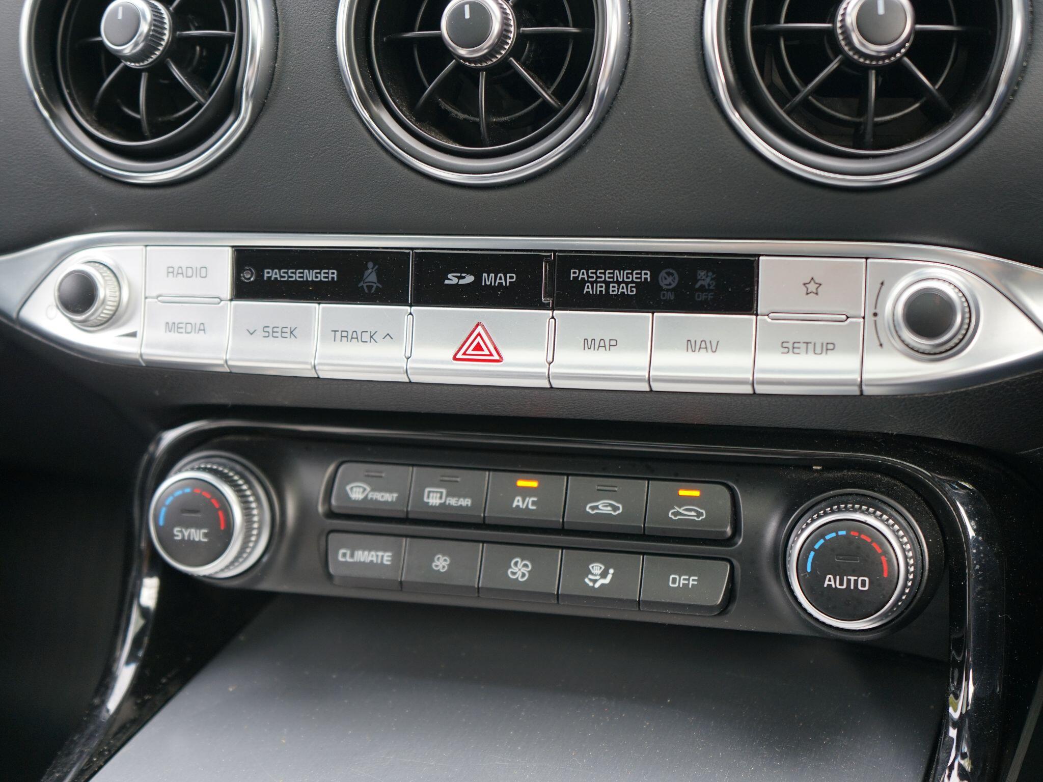 Kia Stinger view 34