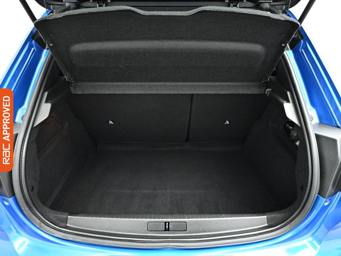 Peugeot E-208 view 14