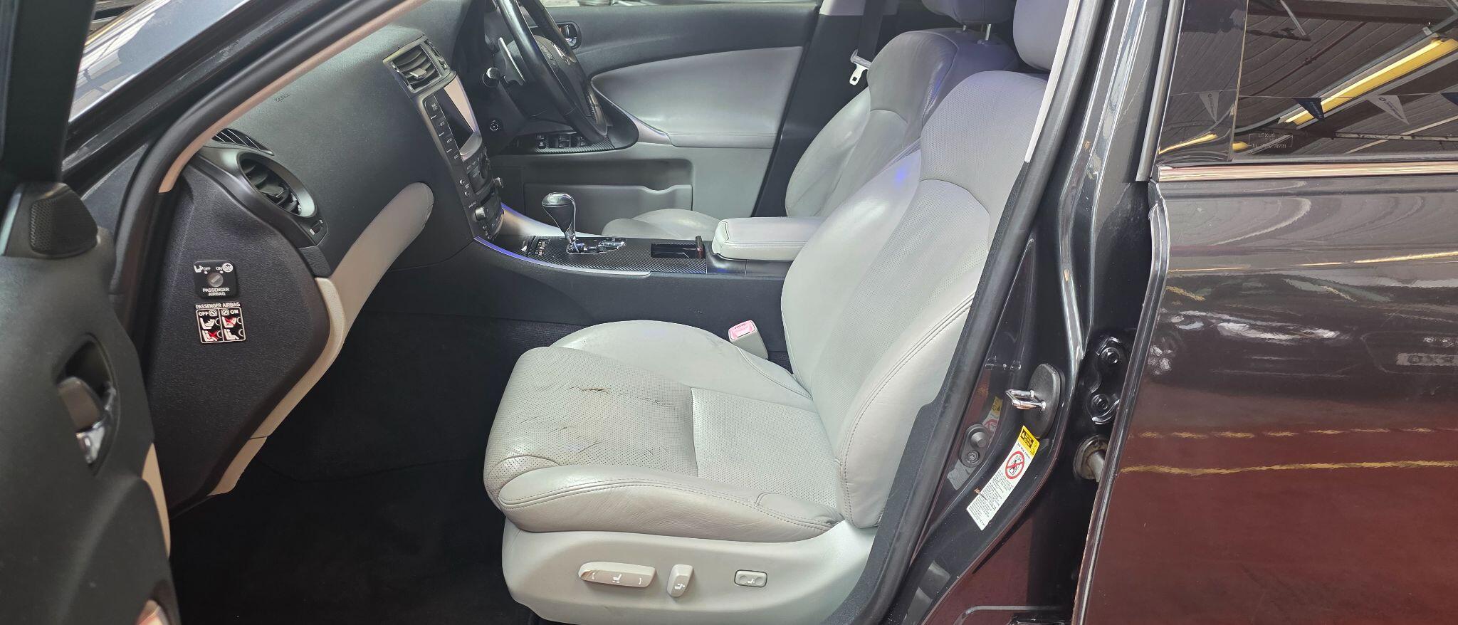 Lexus IS view 9